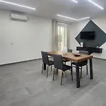 Σπίτι διακοπών Di Charme Con 6 Posti Letto E Parcheggio Privato *